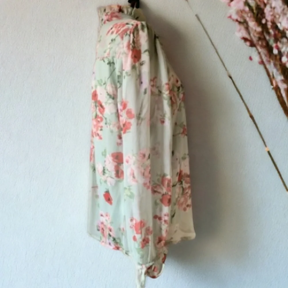 OLM Mint Green Floral Ruffle Trim Tie Neck Blouse
Size Large - Picture 7 of 15